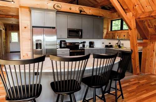 Nobleboro Casa | Gorgeous newly constructed post and beam retreat on Damariscotta Lake
