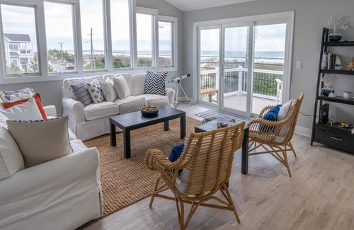 Dennisville Casa | Gorgeous Northend Beauty Sleeps 10