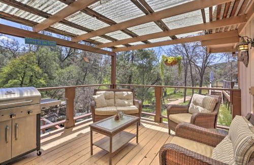 Oakhurst Casa | Gorgeous Oakhurst Retreat with Swimming Hole!