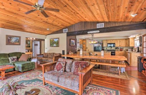 Oakhurst Casa | Gorgeous Oakhurst Retreat with Swimming Hole!