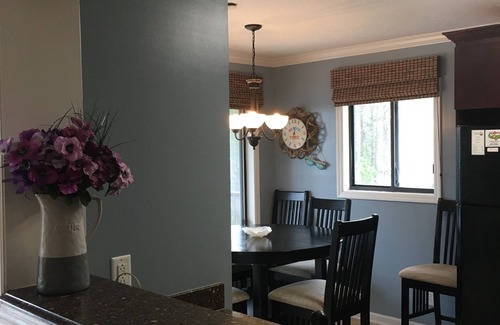Folly Field Condominio | Gorgeous ocean view villa with spacious balcony and private beach access.