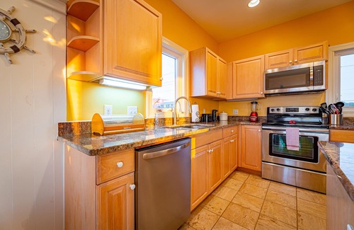 Emerald Isle Cabaña | Gorgeous Ocean Front Beach Cottage!