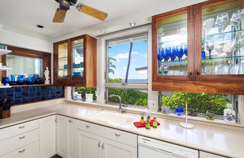 Kailua-Kona Casa | Precioso frente al mar | Comunidad cerrada | Caminar a la ciudad | A partir de $ 999 / noche