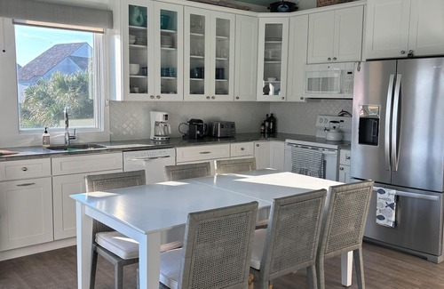 Bald Head Island Villa | Avble 8 / 12-28 y sept. Hermosa vista al mar, Villa recientemente renovada