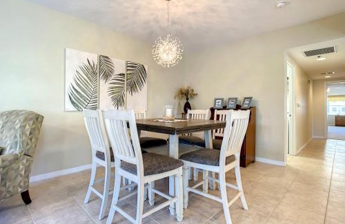 New Smyrna Beach Apartamento | Gorgeous Ocean Walk Corner Unit with Water Views OW15-207