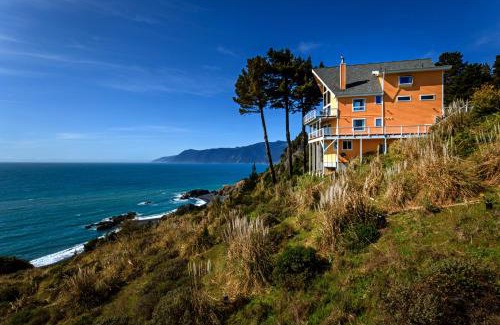 Shelter Cove Apartamento | Gorgeous Oceanview, by OceanviewHotTubs Oceanfront! Shelter Cove, CA Tesla EV Station