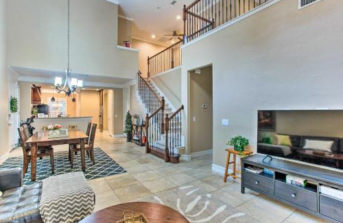 Plano Casa | Gorgeous Plano Townhome with Patio and Grill!