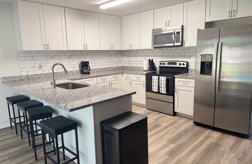Lakeland Casa | GORGEOUS Pool Home Central Location! Family and Pet friendly!