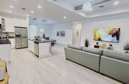 North Port Casa | Gorgeous Pool House in North Port, FL