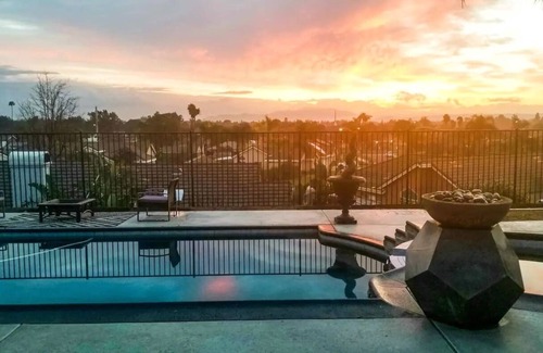 La Sierra Hills Casa | Gorgeous Poolhouse with Stunning Views