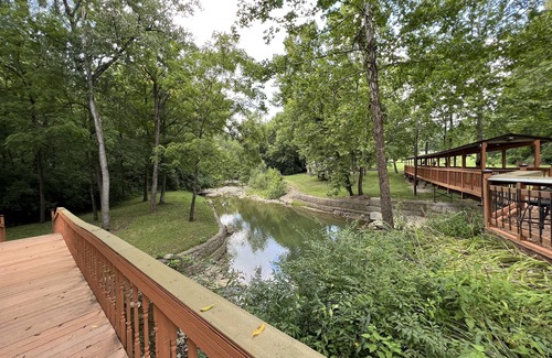 Lebanon Casa | Gorgeous Private Home Near Amusement Park and Shopping!