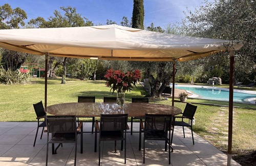Le Bar-sur-Loup Villa | Vivienda de lujo con carácter, gran jardín llano, piscina grande