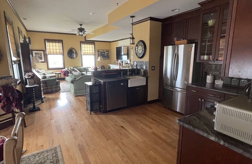 Admiral Estates Condominio | GORGEOUS PROPERTY IN QUIET NEIGHBORHOOD