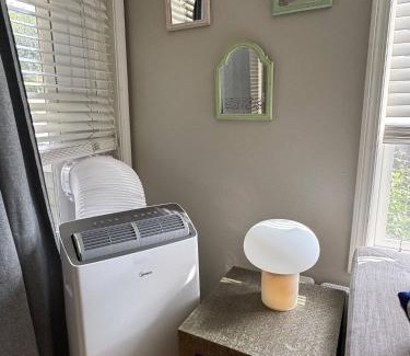 West Queen Anne Casa | Gorgeous Queen Anne Townhouse - Rooftop Deck!