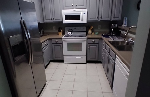 Calabash Condominio | Gorgeous Quiet 2 Bedroom Condo on Golf Course
