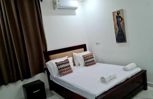 Adenta Apartamento | Gorgeous Quiet & Comfy-Close to Highway-Parking