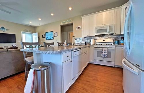 Cape May Court House Casa | Gorgeous Recently Renovated Bayfront Home with a Boatslip!