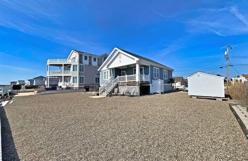 Cape May Court House Casa | Gorgeous Recently Renovated Bayfront Home with a Boatslip!