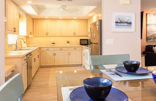 Laurel Casa | Gorgeous Remodeled Near Nokomis Beach Survived HURRICANE - CAN WE HELP?
