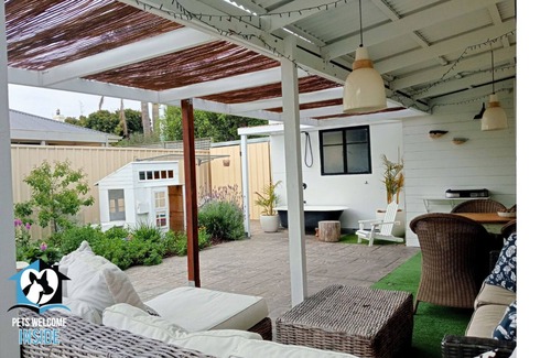 Victor Harbor Casa | Gorgeous Renovated Cottage in Heart of Victor Harbor
