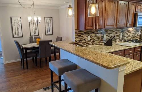 Englewood Casa | ¡Precioso bungalow renovado de la década de 1930 en Englewood!
