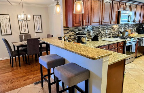 Englewood Casa | ¡Precioso bungalow renovado de la década de 1930 en Englewood!