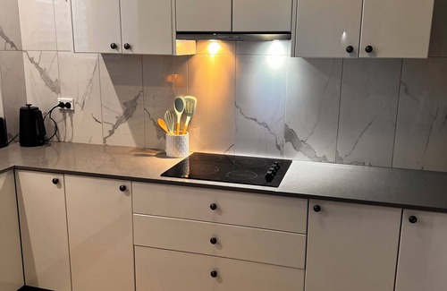 Cronulla Apartamento | Gorgeous Renovated Central Cronulla Apartment- Absolute Convenience