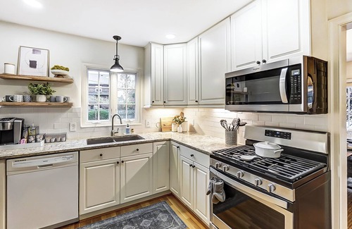 Dayton Casa | Gorgeous retreat in Dayton OH with private fenced yard.
