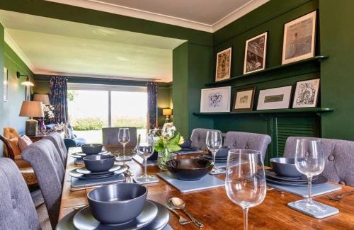 Norton St. Philip Casa | Gorgeous Rural 4 Bed Farm Cottage - With Hot Tub!