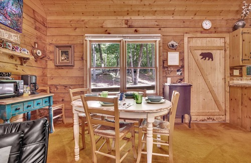 Lakemont Casa | Gorgeous Rustic Cabin in Mountains-4 bdrm. W/ Fireplace