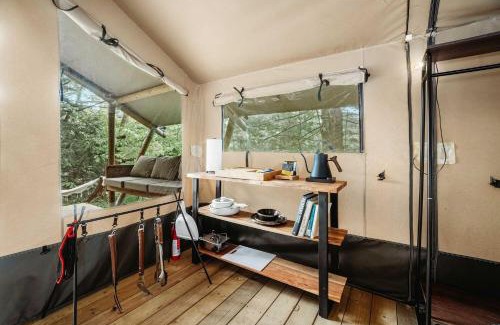 North Woodstock Otro | Gorgeous Safari Tent with Fire Pit and Amazing Sights in North Woodstock, New Hampshire