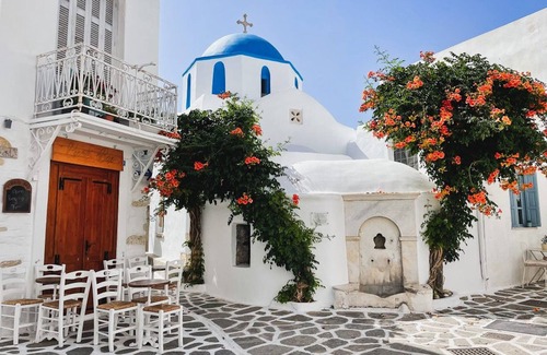 Exo Gonia Villa | Gorgeous Santorini Villa | 2 Bedrooms | Villa Illumi | Spacious Terrace with Courtyard Views | Exo Gonia