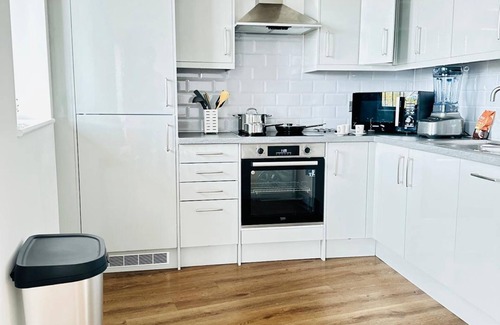 Magherafelt Apartamento | Gorgeous Serene Spacious Luxury Apartment 2 Bedrooms Sleeps 6