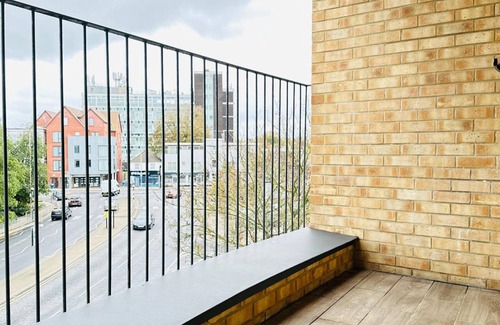 Magherafelt Apartamento | Gorgeous Serene Spacious Luxury Apartment 2 Bedrooms Sleeps 6