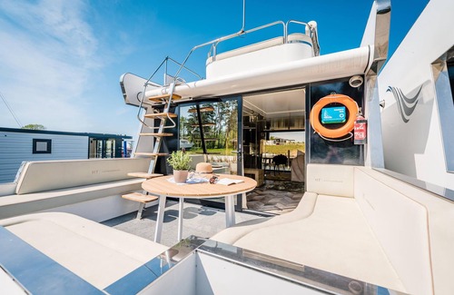 Sagard Alquiler De Eote | Precioso barco en Sagard con sauna