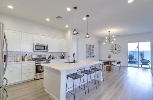 South Mountain Casa | Gorgeous South Mountain Home, King Bed & Amazing Amenities