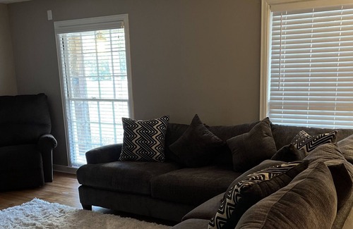 Jackson Casa | Gorgeous Spacious 3 BR 2 BA in Eastover