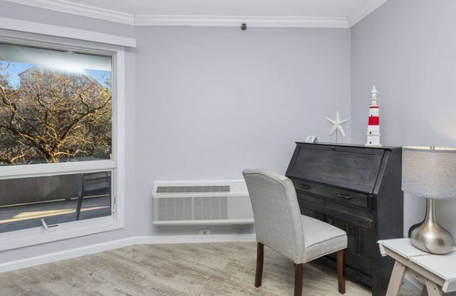 Napeague Apartamento | Gorgeous Studio Apartment with 1 Bath and Balcony