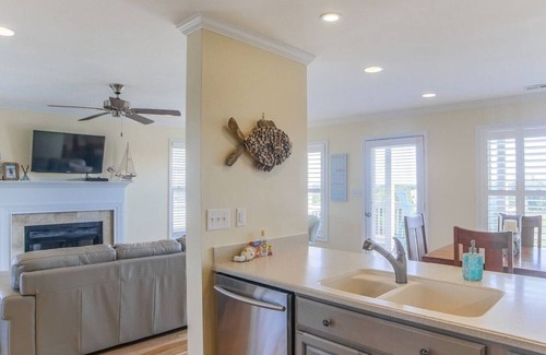 Topsail Beach Casa | Gorgeous, Summer Paradise, Serenity Point Topsail Beach - 2BR, 2.5BA