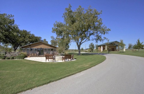 Granbury Casa | El magnífico rancho de Texas se escapa