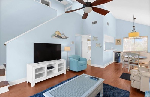The Dunes Casa | Gorgeous Three Bedroom Home in the Dunes with Bikes, Steps to Beach