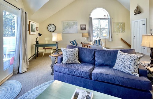 Boothbay Harbor Casa | Gorgeous Townhouse in Spruce Point with Inn Access and Resort Amenities!