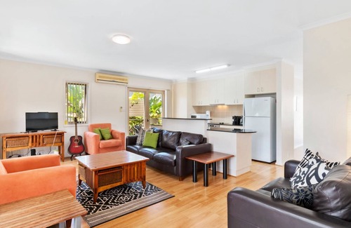 Long Beach Casa | Gorgeous townhouse perfect for a family escape