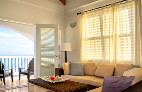 Placentia Complejo | Gorgeous Two-Bedroom Ocean Suite at Umaya Resort & Adventures