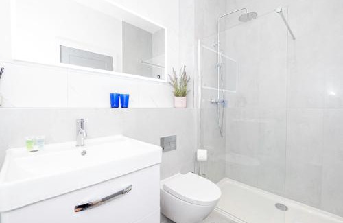 Acton Apartamento | Gorgeous Two-Bedroom Two-Bathrooms Flat Near Acton Main Line Station