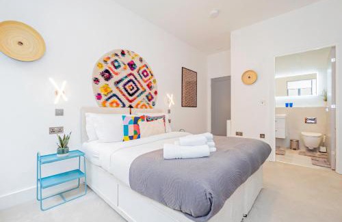 Acton Apartamento | Gorgeous Two-Bedroom Two-Bathrooms Flat Near Acton Main Line Station