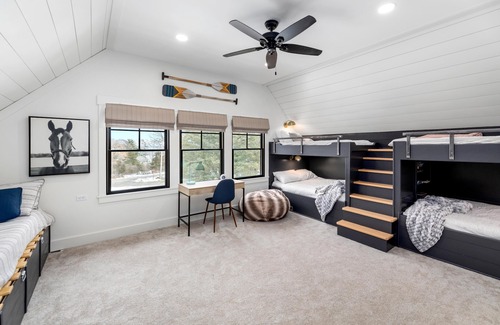 Markesan Casa | Gorgeous updated home 1 block from Green Lake waters