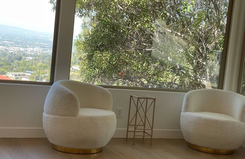 Brockmont Casa | Hermosa casa en la ladera con piscina y vista a la ciudad