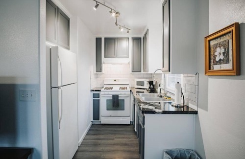 Chico Casa | Gorgeous Upstairs Studio with Patio and Laundry