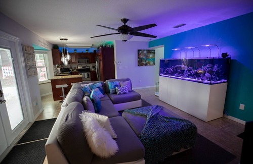 Tropic Casa | Gorgeous Urban Oasis W/hot Tub, Heated Pool And Private Movie Theater 3 Bedroom Home by RedAwning